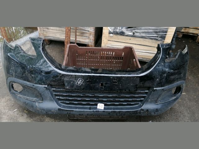 bontott PEUGEOT 2008 Első Lökhárító (Részeivel)