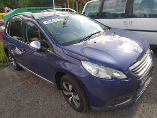 bontott PEUGEOT 2008 Első Lökhárító (Részeivel)