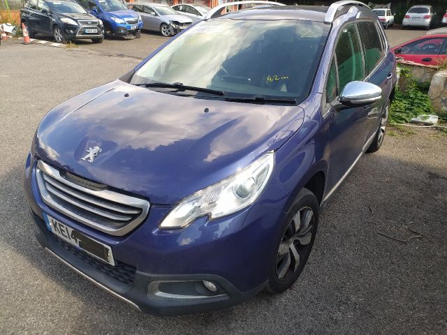 bontott PEUGEOT 2008 Első Lökhárító (Részeivel)