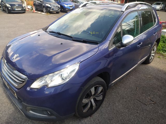 bontott PEUGEOT 2008 Első Lökhárító (Részeivel)