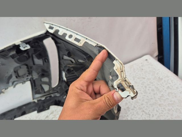 bontott PEUGEOT 2008 Első Lökhárító (Üresen)