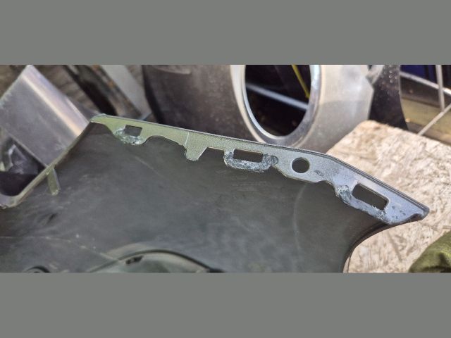 bontott PEUGEOT 2008 Első Lökhárító (Üresen)