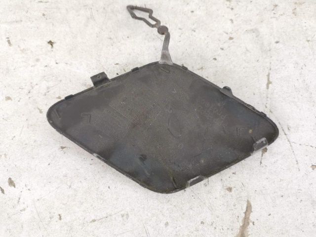 bontott PEUGEOT 2008 Első Vonószem Burkolat