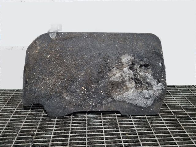 bontott PEUGEOT 2008 Felső Hűtőburkolat