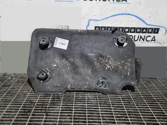 bontott PEUGEOT 2008 Felső Hűtőburkolat