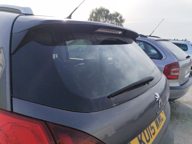 bontott PEUGEOT 2008 Hátsó Szélvédő