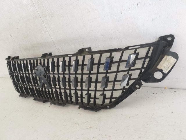bontott PEUGEOT 2008 Hűtőrács