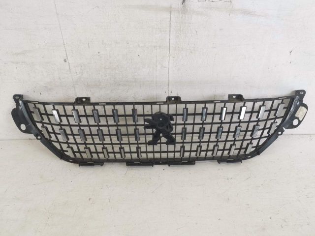 bontott PEUGEOT 2008 Hűtőrács