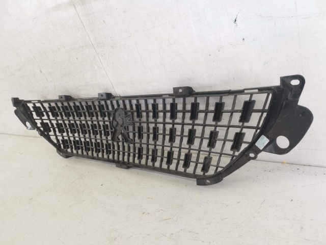 bontott PEUGEOT 2008 Hűtőrács