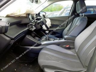 bontott PEUGEOT 2008 II Bal első Csonkállvány