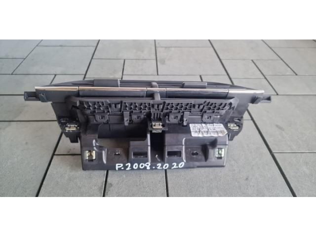 bontott PEUGEOT 2008 II Középső Szellőző