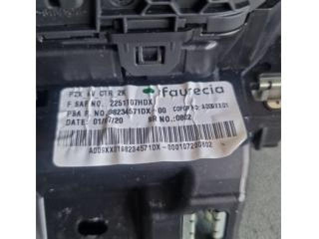 bontott PEUGEOT 2008 II Középső Szellőző