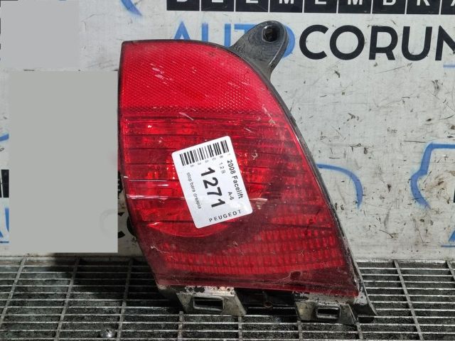 bontott PEUGEOT 2008 Jobb Alsó Hátsó Lámpa