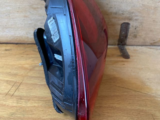 bontott PEUGEOT 2008 Jobb Belső Hátsó Lámpa