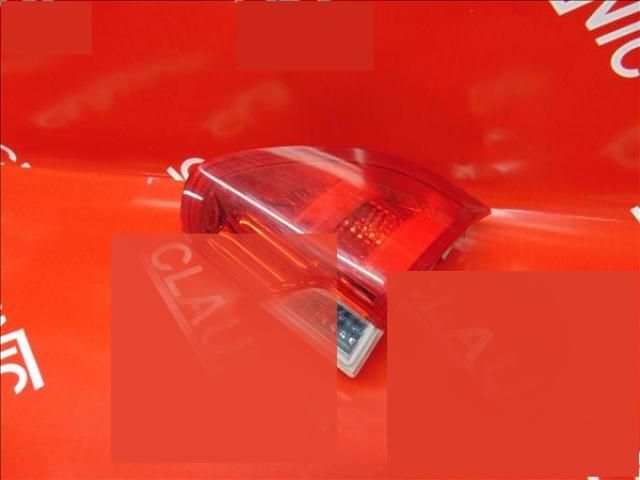 bontott PEUGEOT 2008 Jobb Belső Hátsó Lámpa