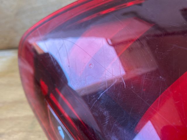 bontott PEUGEOT 2008 Jobb Belső Hátsó Lámpa