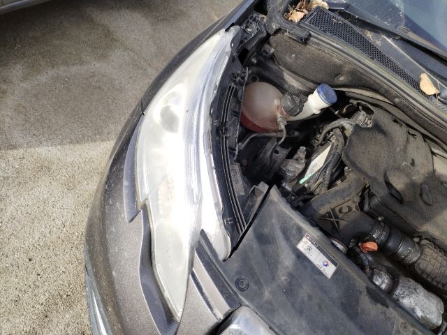 bontott PEUGEOT 2008 Jobb Fényszóró