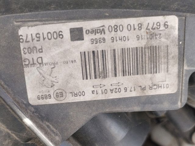 bontott PEUGEOT 2008 Jobb Fényszóró