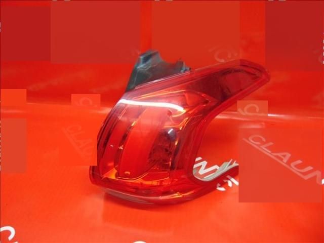 bontott PEUGEOT 2008 Jobb Hátsó Lámpa