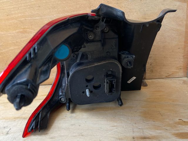 bontott PEUGEOT 2008 Jobb Külső Hátsó Lámpa