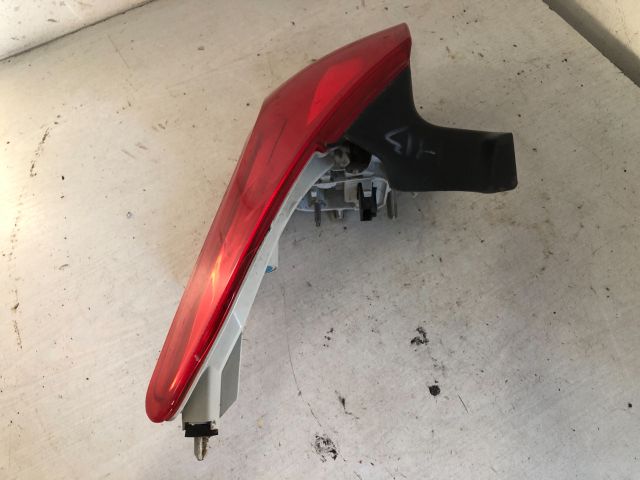 bontott PEUGEOT 2008 Jobb Külső Hátsó Lámpa