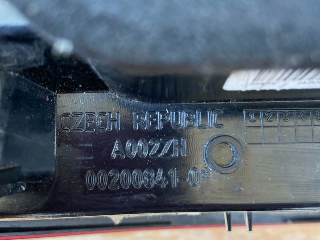 bontott PEUGEOT 2008 Jobb Külső Hátsó Lámpa