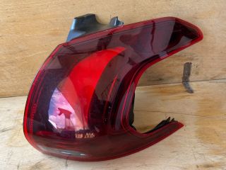 bontott PEUGEOT 2008 Jobb Külső Hátsó Lámpa