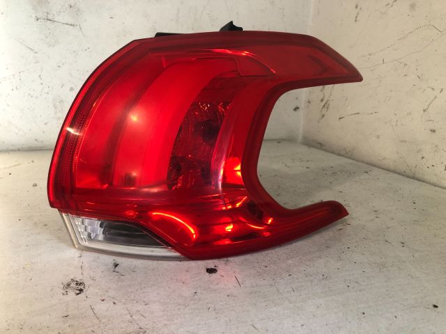 bontott PEUGEOT 2008 Jobb Külső Hátsó Lámpa