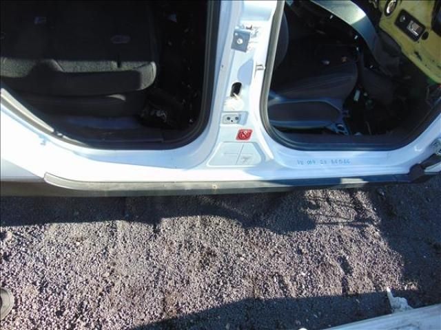 bontott PEUGEOT 2008 Jobb Küszöb