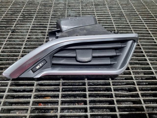 bontott PEUGEOT 2008 Jobb Szellőző