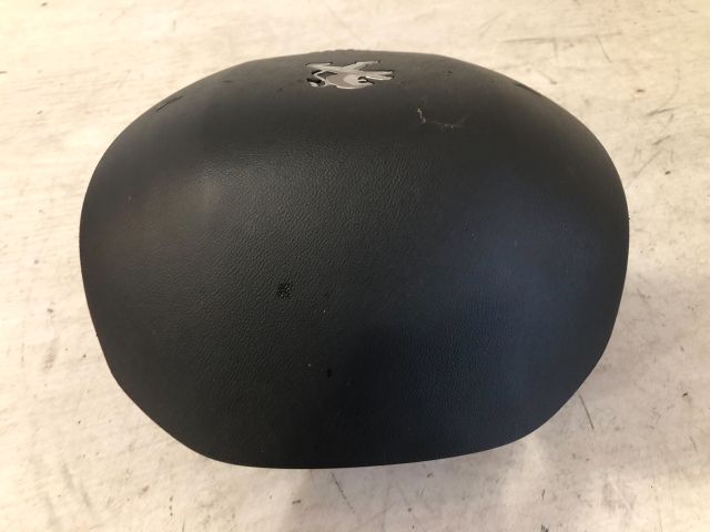 bontott PEUGEOT 2008 Kormánylégzsák