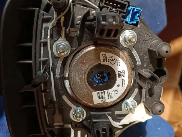 bontott PEUGEOT 2008 Kormánylégzsák