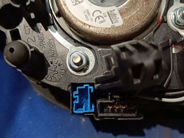 bontott PEUGEOT 2008 Kormánylégzsák