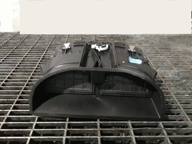 bontott PEUGEOT 2008 Középső Szellőző