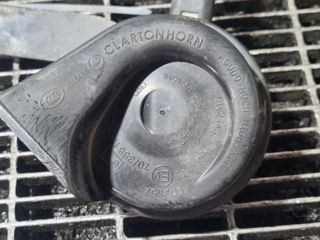 bontott PEUGEOT 2008 Kürt