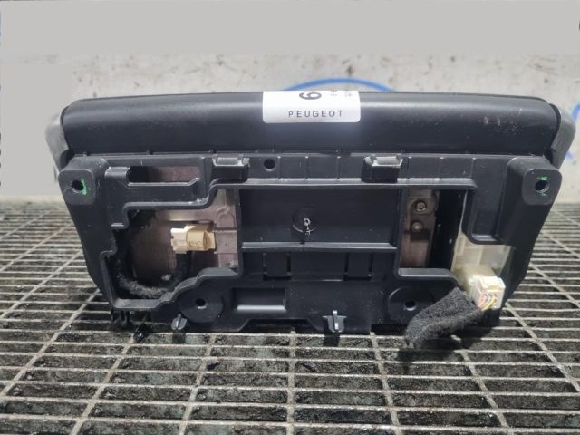bontott PEUGEOT 2008 Navigációs Fejegység