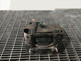 bontott PEUGEOT 2008 Tartó Bak