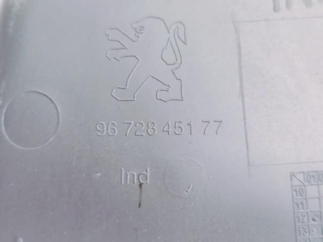 bontott PEUGEOT 2008 Tartó Bak