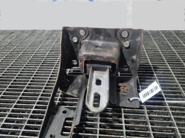 bontott PEUGEOT 2008 Tartó Bak