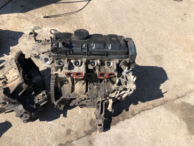 bontott PEUGEOT 205 Motor (Fűzött blokk hengerfejjel)