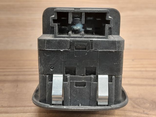 bontott PEUGEOT 205 Ablakemelő Kapcsoló Négyes / Kettes