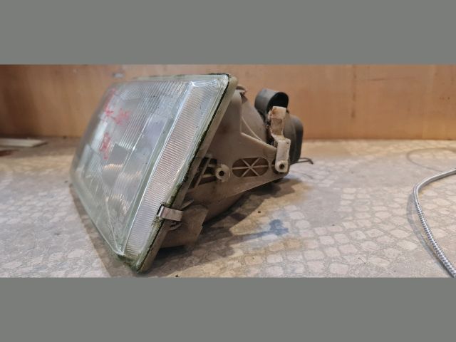 bontott PEUGEOT 205 Bal Fényszóró