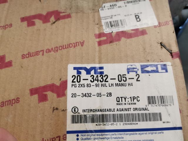 bontott PEUGEOT 205 Bal Fényszóró