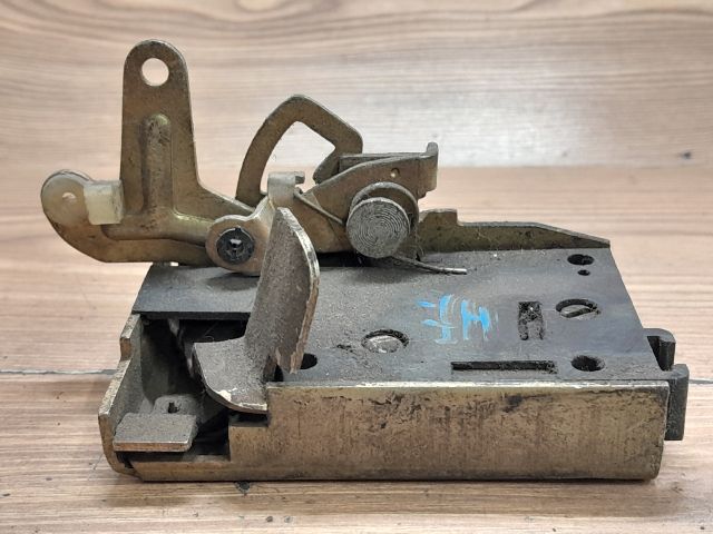 bontott PEUGEOT 205 Jobb hátsó Ajtózár