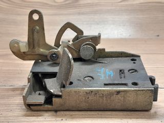 bontott PEUGEOT 205 Jobb hátsó Ajtózár