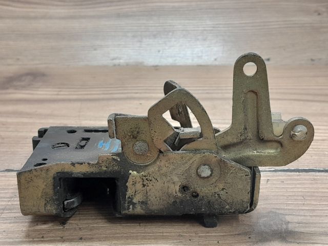 bontott PEUGEOT 205 Jobb hátsó Ajtózár