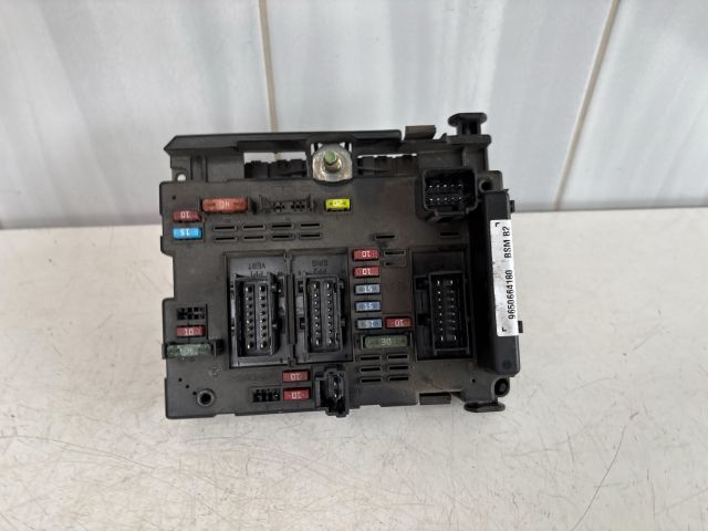 bontott PEUGEOT 206 Biztosítéktábla Motortér