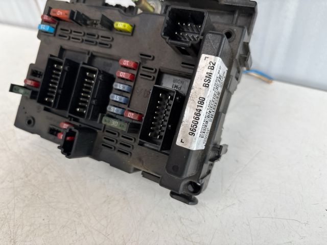 bontott PEUGEOT 206 Biztosítéktábla Motortér