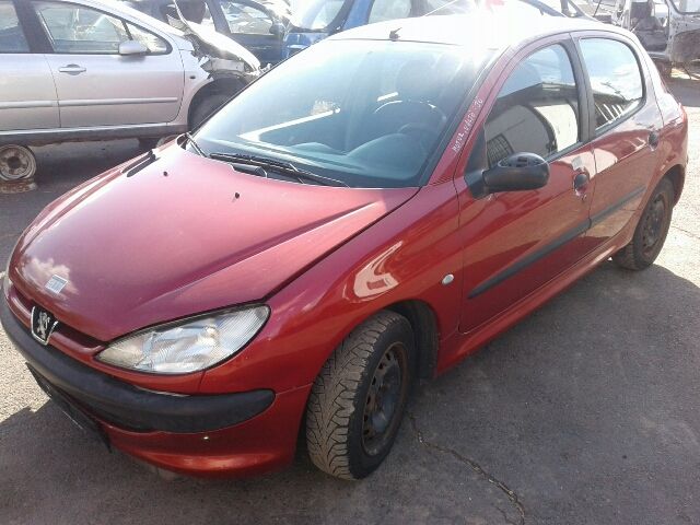 bontott PEUGEOT 206 Bal első Lengőkar