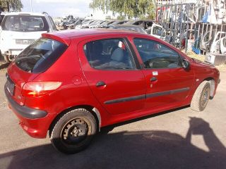 bontott PEUGEOT 206 Bal első Lengőkar